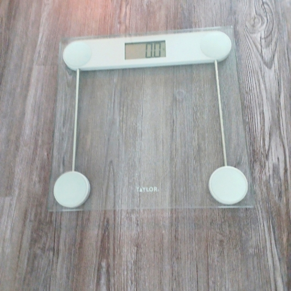 Taylor Glass Body Weight Scale